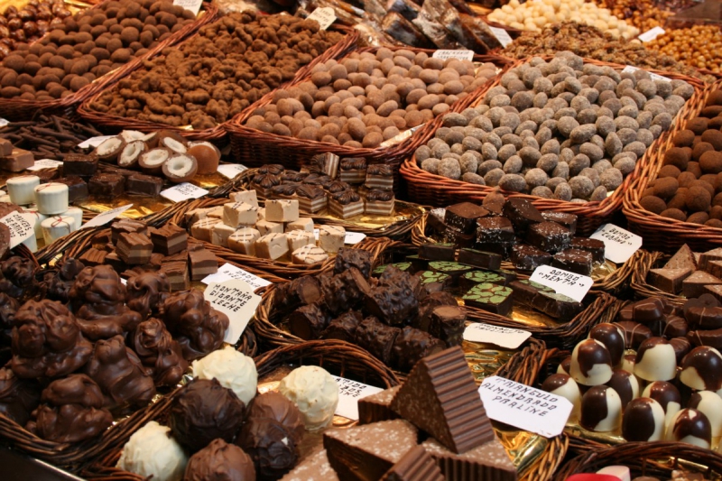 vitrine-ST JEANNET-min_chocolates_chocolate_nibble_sweetness_fine_chocolates_gourmet_candy_brand-752083